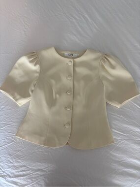 Astr butter yellow Button-Front Puff Sleeve Blouse